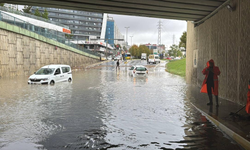 İstanbul’da 1277 su baskını... Valilik: 47 kişi mahsur kaldı, kriz masası kuruldu