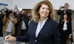Bulgaristan'da sandık çıkış anketleri: Yotova ilk sırada, seçim ikinci tura kalıyor