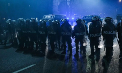 Polonya'da Anayasa Mahkemesi polis ablukasına alındı: Cumhurbaşkanı uçağını yarı yoldan döndürdü