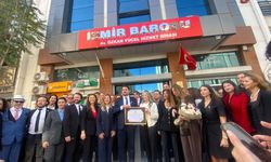 Cumhuriyetçi Avukatlar dönemi: İzmir Baro Başkanı Sökmen mazbatasını aldı