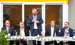 CHP İzmir’den Narlıdere esnafına ziyaret: Gümrükçü, esnafın sorunlarını dinledi