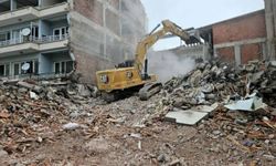 Karabağlar’da dönüşüm devam ediyor… 30 binanın yıkımı için düğmeye basıldı