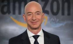 Jeff Bezos: Çin’i geçmeliyiz, Ay'da kalıcı üs kuracağız!