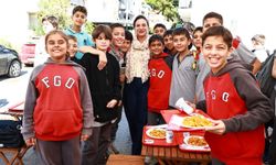Selçuk’ta öğrenciler için mobil lokantalar yola çıktı… Öğle yemeği sadece 30 TL