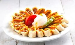 Kebap çatlatan tarif: Yufkalı rulo köfte nasıl yapılır?