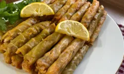 Akşam yemeğinde ne pişirsem diyenlere... Lahana sarması tarifi