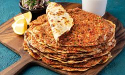 Canınız lahmacun çektiyse dışarıdan söylemeyin: İşte ev yapımı pratik tarif