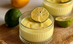 Çay saatlerin pratik tatlısını böyle deneyin... Limonlu puding tarifi