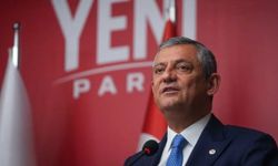 Ümit Kartal, Özel’in ‘10’uncu milletvekiliyim’ sözlerini değerlendirdi: İzmir’le oyuncak gibi oynuyor