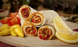 Bir kere deneyen vazgeçemiyor… Evde mersin usulü et tantuni nasıl yapılır?