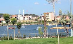 CHP Menemen’den Gölpark tepkisi: Tahir Şahin’i yaşatırken Deniz Gezmiş ve Musa Anter’i silmeyin!