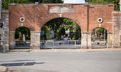 Özel bariyerler kuruldu... Bornova'daki parklarda motorlara önlem