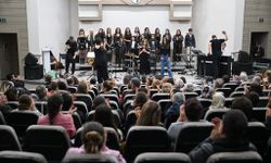 Bornova’da Cumhuriyet coşkusu çocukların sesinde yankılandı