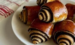 Fırından çıkar çıkmaz bitecek… Zeytin ezmeli puf puf poğaça tarifi