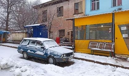 Yılın ilk karı yağdı, İzmir beyaza büründü: İşte o manzaralar