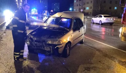 Kütahya’da 2 otomobil çarpıştı: 2 yaralı