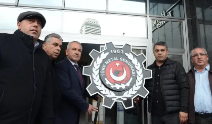 Türk Metal'de TİS krizi: İşçilerden siyah çelenkli eylem
