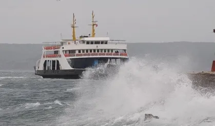 Çanakkale-Eceabat hattında  feribot seferleri iptal edildi