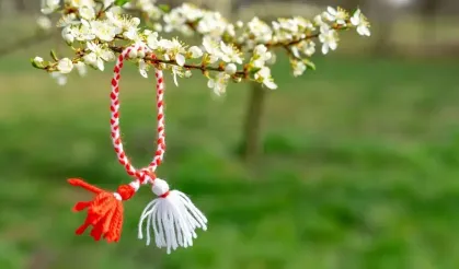 Marteniçka nedir? Marteniçka ne zaman takılır? Marteniçka nasıl çıkarılır? Marteniçka geleneğinin kökeni