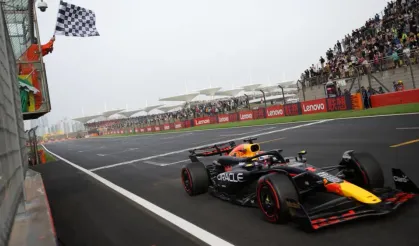 F1'in Çin ayağında pole pozisyonu Verstappen'in