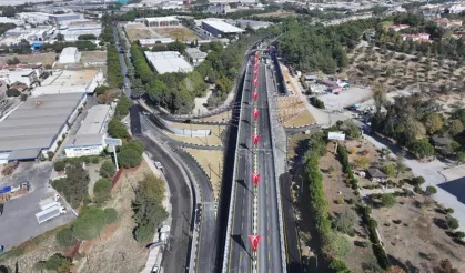 Manisa trafiğine çözüm: Cumhuriyet kavşağı açıldı