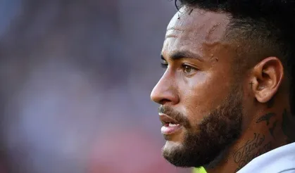 Neymar, futbolunun başladığı yere döndü: Santos'ta yeniden!