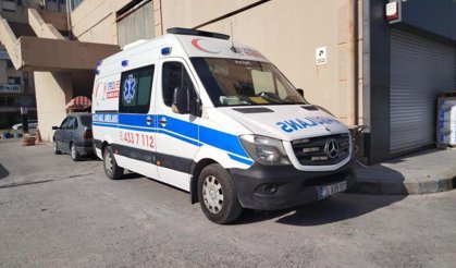 Kars’tan İzmir’e zamanla yarış: Genç kız ambulans uçakla getirildi, karaciğer nakliyle hayata tutundu