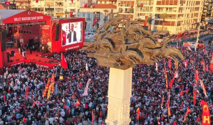 İzmir’de halk konuştu: 19 Mayıs’ta milletin İradesi miting meydanında buluştu