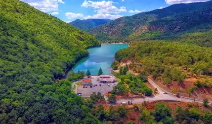 Gören Ödemiş sanıyor: Zümrüt yeşili rengi ve yemyeşil ağaçlarıyla yazın serinlemek isteyenlerin uğrak noktası