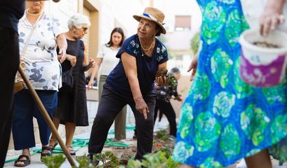 Balçova'da Alzheimer farkındalığı... Anılarla dolu bir bahçe oluşturuldu