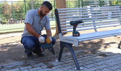 Bayraklı'nın parkları teker teker yenileniyor: Bakım ve onarım çalışmaları başladı