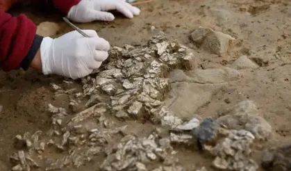 İzmir’de tarih fışkırdı: 83 mezar bulundu, koruma altına alındı