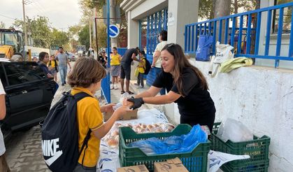 Güzelbahçe Belediyesi’nden öğrencilere her sabah ücretsiz süt ve simit