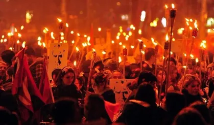 Fener alayı iptal edildi: Foçalılar bayrağını al gel dedi