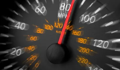 Bakan Yerlikaya duyurdu: Otoyolda 324 km hız yapan motosikletli yakalandı