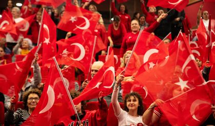 Güzelbahçe’de 102. Yıl coşkusu kortej ve konserle kutlandı