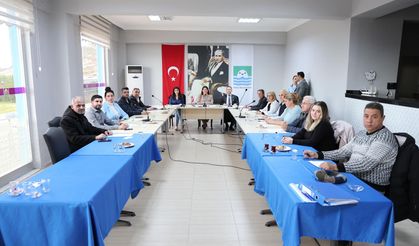 Foça Belediye Başkanı Fıçı'dan bir gaf daha: Cemil Tugay ile Tunç Soyer'i karıştırdı!