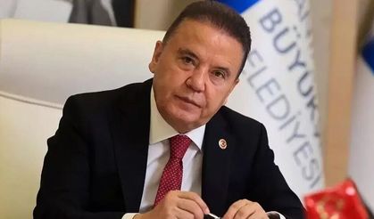 Muhittin Böcek acil olarak hastaneye kaldırıldı!