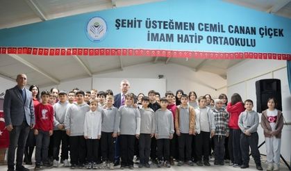 Bergama Belediyesi'nden Kağıt Atıklar Kitap Olsun Projesi