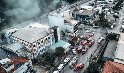 İzmir’de yangın alarmı: Bornova’daki fabrikadan alevler yükseldi