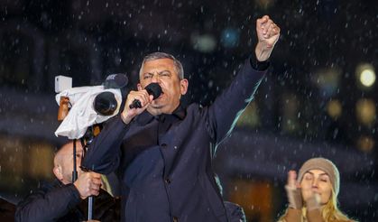 Özgür Özel: Mahkemeyi hazirana atmaya niyetlenene söylüyorum, o gök kubbeyi tepenize yıkarız!