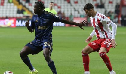 Fenerbahçe Antalya deplasmanından 1 puanla döndü