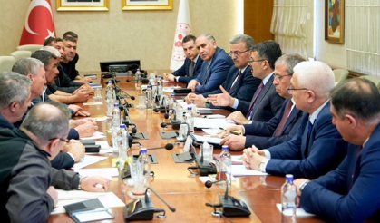 Doruk Madencilik işvereni açlık grevindeki işçilerle İçişleri Bakanlığı'nda bir araya geldi