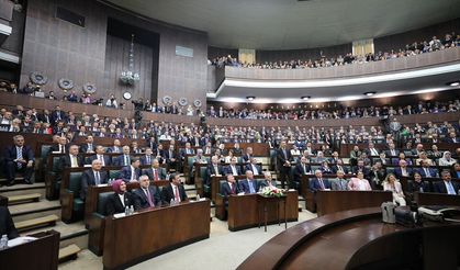 AKP Grubu'nda yeni kurallar: Bakanlardan toplantı öncesi röportaj vermemeleri istendi