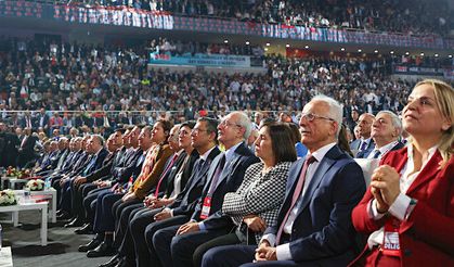 CHP'li 221 eski Milletvekilinden çağrı: En geç 45 gün içinde kurultay yapılmalı
