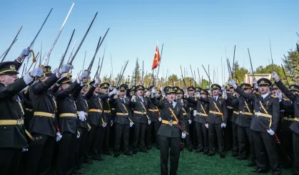 Kılıç çatma sonrasında komutanların ihracına mahkemeden ret
