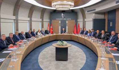 CHP MYK yarın toplanıyor: İhraçlar ve grup toplantısı krizi konuşulacak