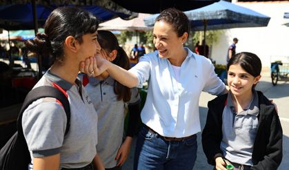 Selçuk’ta 'Kırtasiye Kartı' müjdesi: Hem öğrenciye destek hem esnafa can suyu!