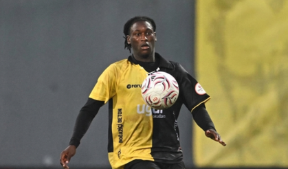 Manisa'daki karşılaşma sonrası İstanbulspor futbolcusu Elvin Mendy, hastaneye kaldırıldı