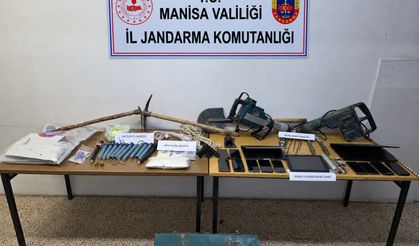 Manisa'da kaçak kazı yapan 8 şüpheli suçüstü yakalandı